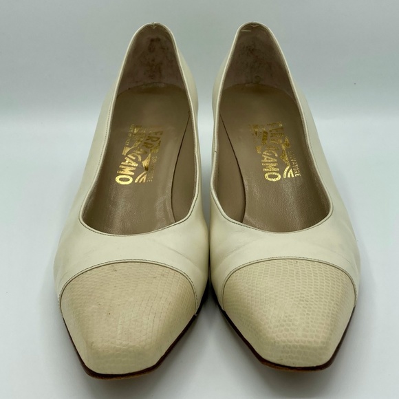 Vintage Salvatore Ferragamo Leather Pumps - Picture 2 of 11